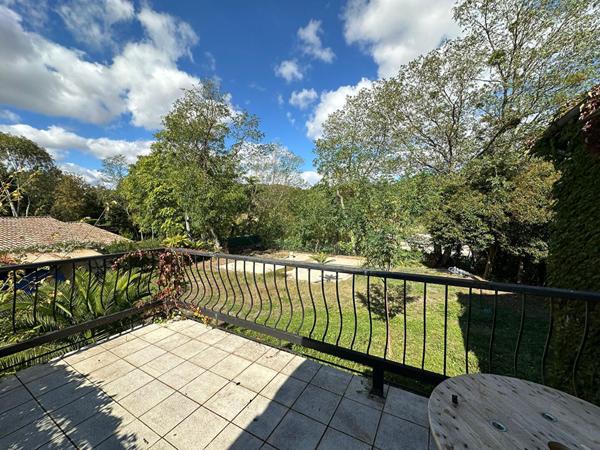 Immeuble Bessieres 10 pièce(s) 375 m2