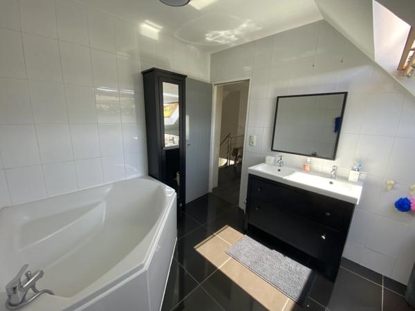 A Fenay, Grand Dijon et Divia, Maison contemporaine de 135 m2