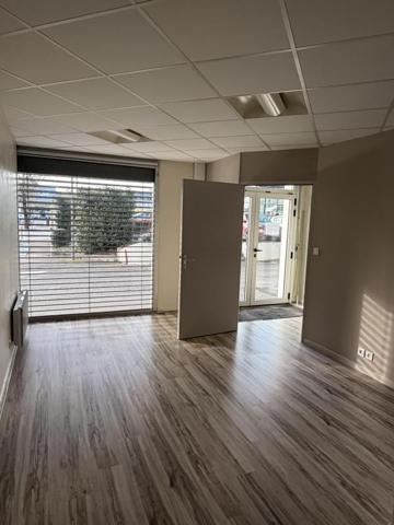 La Primaube - Place de l'Etoile, local commercial ou professionnel de 44 m²