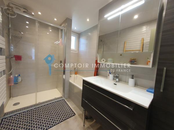 Villa 6 pièce(s) 4 chambre(s) 122 m²