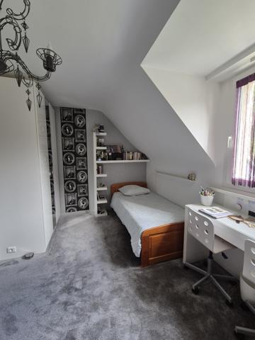 Maison contemporaine 4 chambres sous sol jardin paysagé