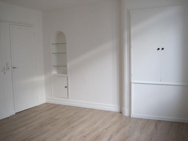 A LOUER APPARTEMENT EN  DUPLEX PROCHE CENTRE VILLE DE ST QUENTIN 02100
