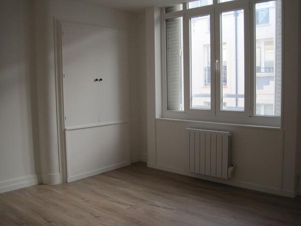A LOUER APPARTEMENT EN  DUPLEX PROCHE CENTRE VILLE DE ST QUENTIN 02100