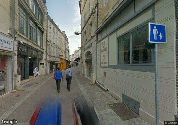NIORT A LOUER LOCAL COMMERCIAL CENTRE VILLE