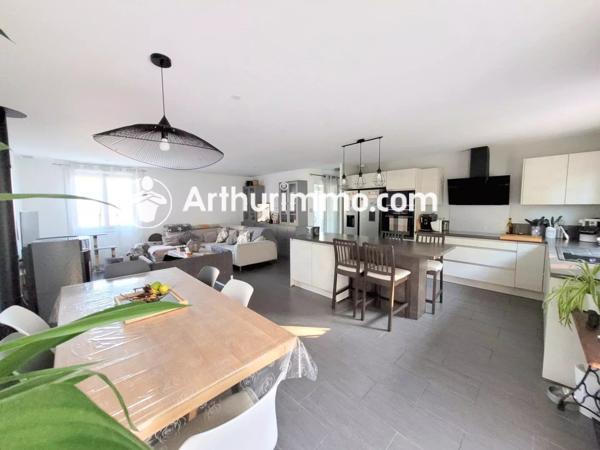 Vente Maison 5 pièces 122 m2 à Savigny-le-Temple