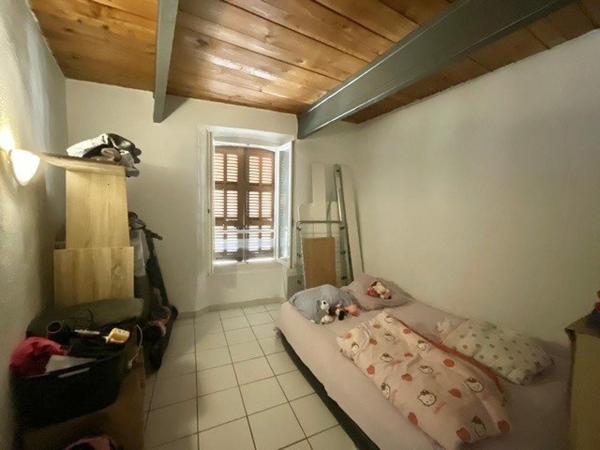 Investir au cœur du village, entre charme et rentabilité.