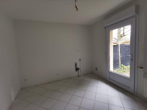 MAISON MONTREUIL-JUIGNE 4 pièce(s) 100 m2