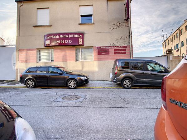 A Vendre, Local Commercial 300m², Parcelle 406m²