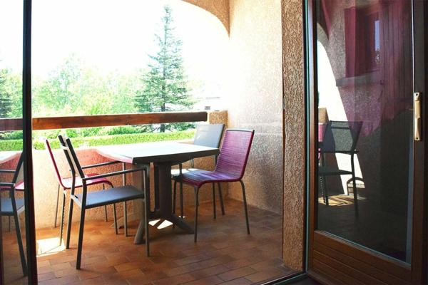 Maison à vendre    2 pièces •  Salavas