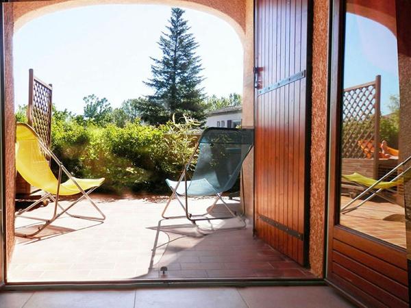 Maison à vendre    2 pièces •  Salavas