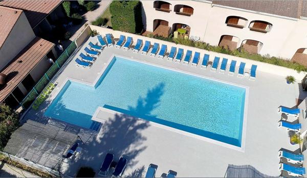 Maison à vendre    2 pièces •  Salavas