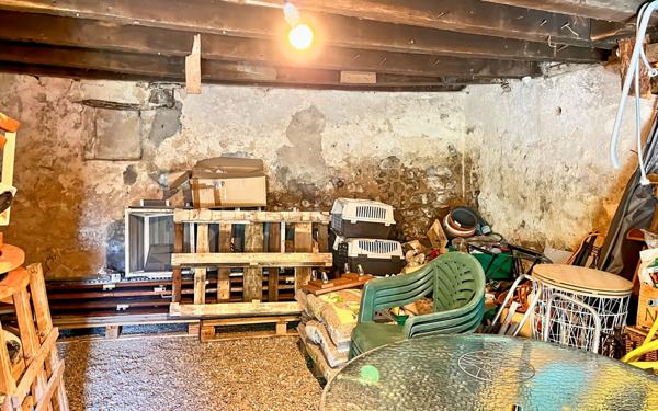 Maison à vendre    2 pièces •  Montmarault