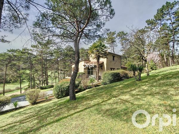 Maison à vendre    5 pièces •  Chancelade