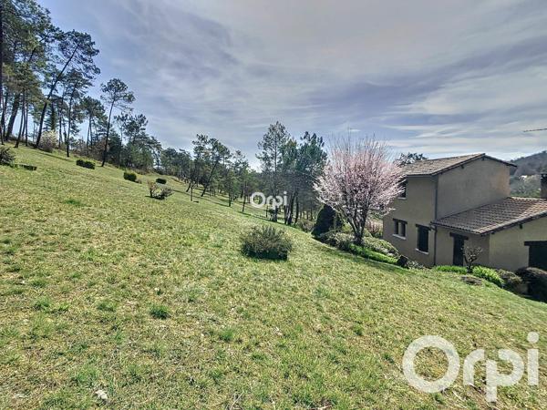 Maison à vendre    5 pièces •  Chancelade