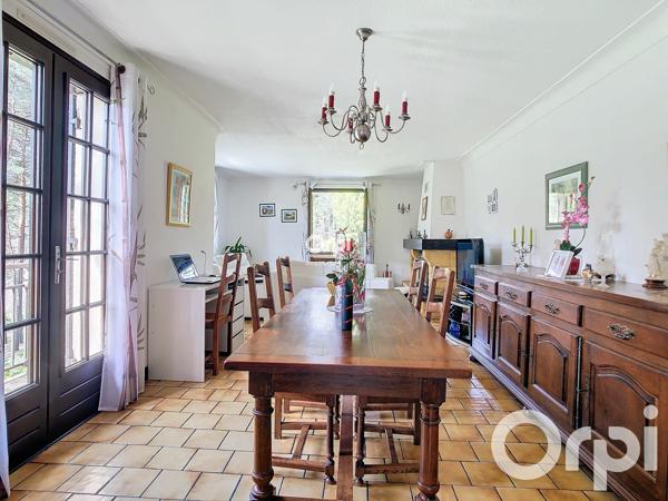 Maison à vendre    5 pièces •  Chancelade