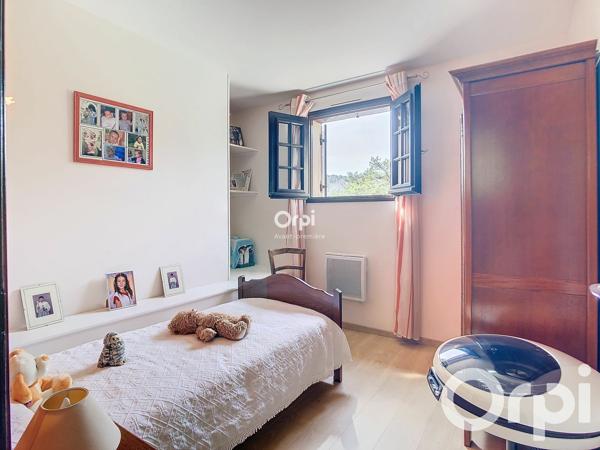 Maison à vendre    5 pièces •  Chancelade