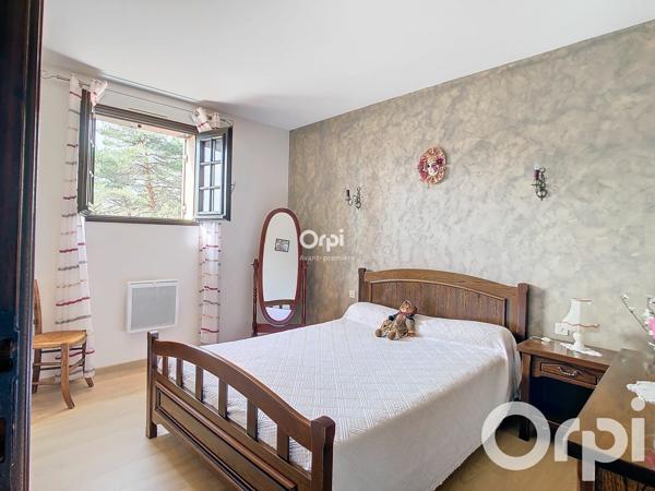 Maison à vendre    5 pièces •  Chancelade