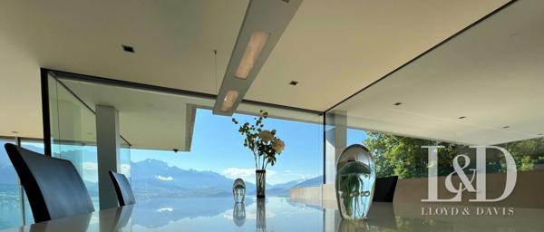 Villa d'Exception avec Vue Panoramique sur le Lac d’Annecy