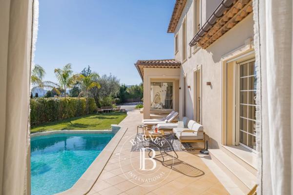 Mougins, Villa 4 Chambres -  250 m² à vendre