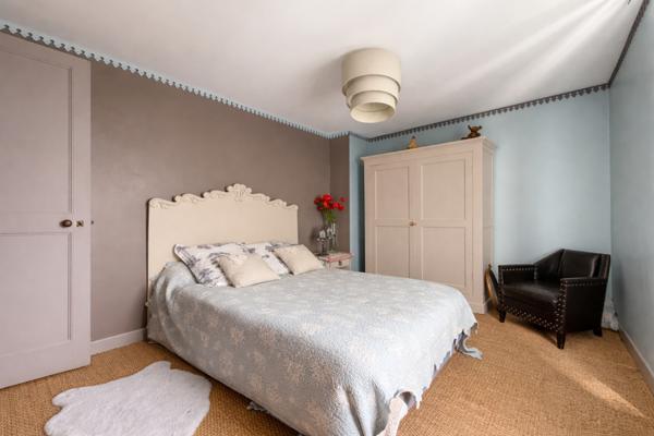 SAINTE-SOULLE PROPRIÉTÉ 223 M² + GITE DE 52 M² 5AUX MULTIPLES POSSIBILITÉS À 15 MINUTES DE LA ROCHELLE  Sainte soulle