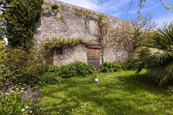 SAINTE-SOULLE PROPRIÉTÉ 223 M² + GITE DE 52 M² 5AUX MULTIPLES POSSIBILITÉS À 15 MINUTES DE LA ROCHELLE  Sainte soulle