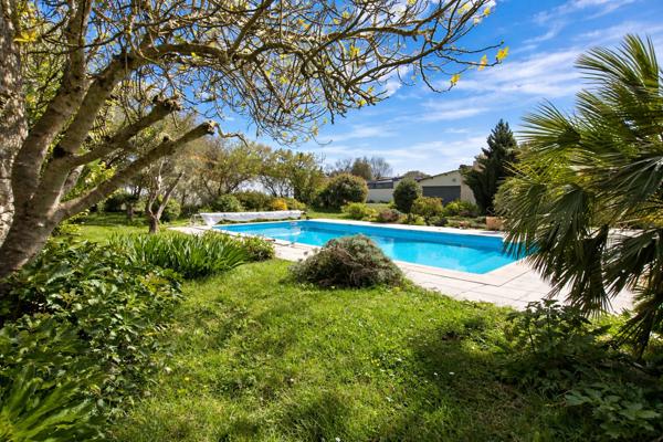 SAINTE-SOULLE PROPRIÉTÉ 223 M² + GITE DE 52 M² 5AUX MULTIPLES POSSIBILITÉS À 15 MINUTES DE LA ROCHELLE  Sainte soulle