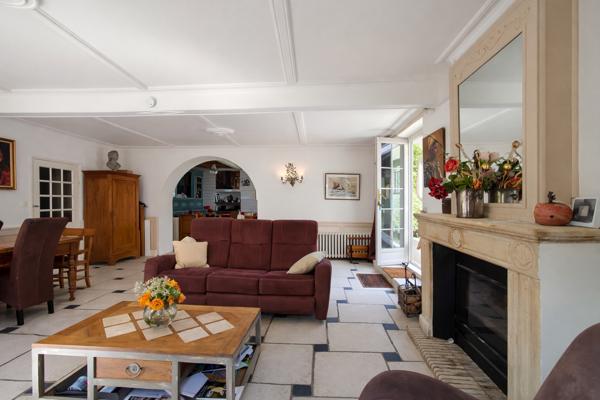 SAINTE-SOULLE PROPRIÉTÉ 223 M² + GITE DE 52 M² 5AUX MULTIPLES POSSIBILITÉS À 15 MINUTES DE LA ROCHELLE  Sainte soulle