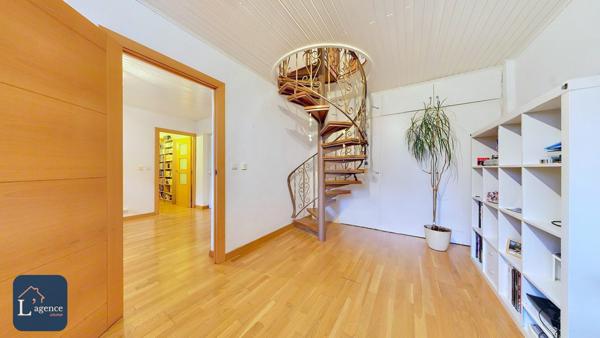 Appartement T4/5 Traversant 114 m² Garage Cave Divonne-les-bains 01220