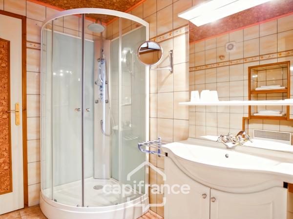 A vendre murs et fonds de commerce à vendre hotel restaurant