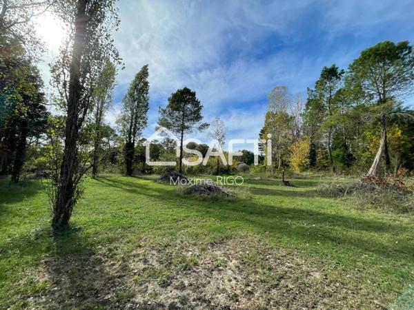 Terrain constructible 3473 m2 à Casteljaloux