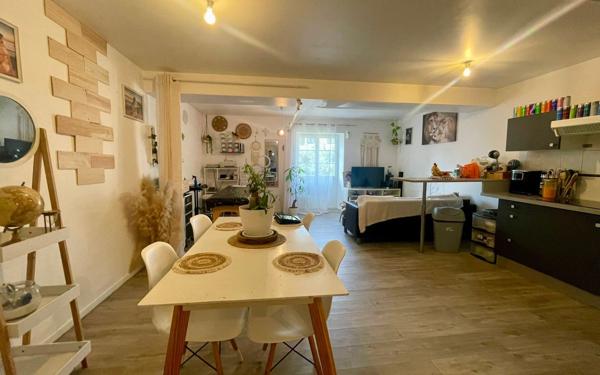 Immeuble à vendre    6 pièces •  Aire-sur-l'Adour