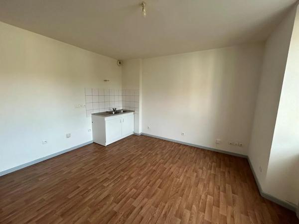 Appartement à louer 2 pièces 37.06m² Colombier-Fontaine (25260)