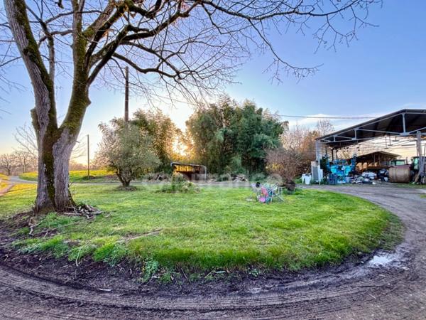 Dpt Gers (32), à vendre proche de NOGARO maison P6 de 214 m² - Terrain de 10803 m2 - Plain pied