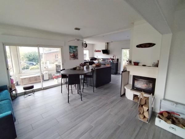 BENET - Maison T9 de plain-pied d'env.197m² avec terrain