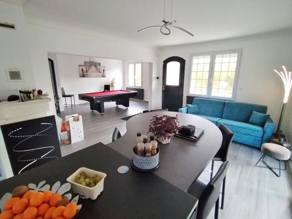 BENET - Maison T9 de plain-pied d'env.197m² avec terrain