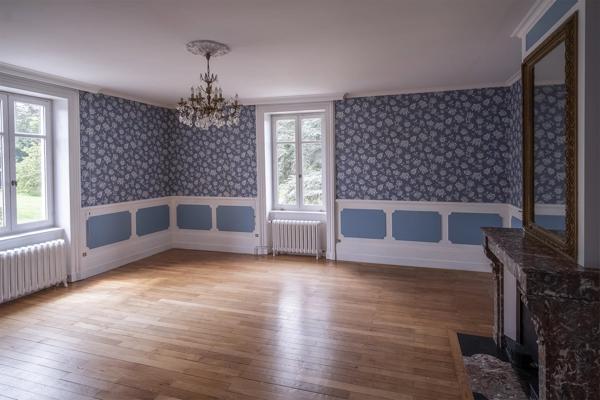 Saint-Didier de Formans - Propriété avec maison de 291m² environ - 5 chambres - Dépendances - Piscine - Parc clos