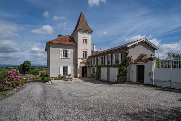 Saint-Didier de Formans - Propriété avec maison de 291m² environ - 5 chambres - Dépendances - Piscine - Parc clos