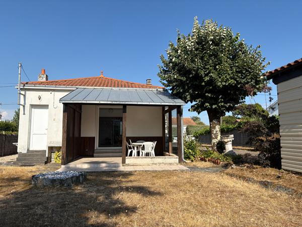 Maison Saint Hilaire De Riez - Sion sur l'Océan 2 chambres + dépendance avec chambre, SE/WC et atelier.