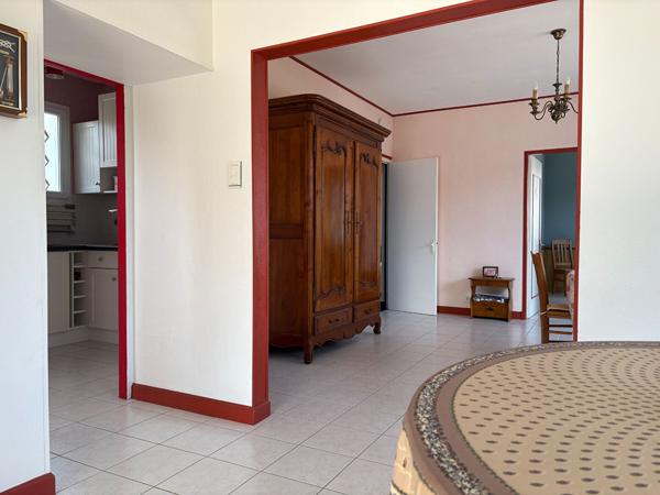 Maison Saint Hilaire De Riez - Sion sur l'Océan 2 chambres + dépendance avec chambre, SE/WC et atelier.