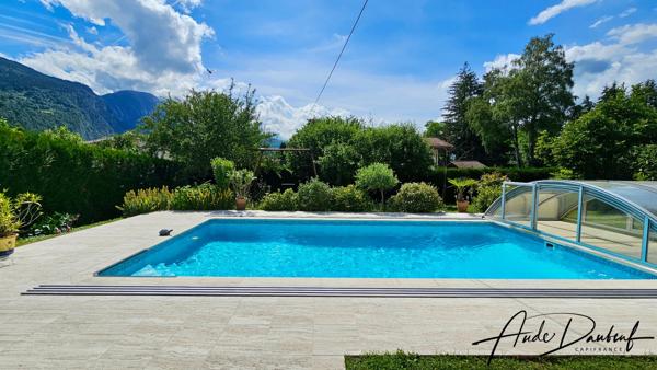 Maison 4 chambres avec terrasse, piscine, jardin arboré, garage, atelier