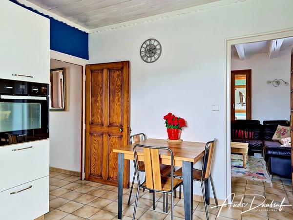 Maison 4 chambres avec terrasse, piscine, jardin arboré, garage, atelier