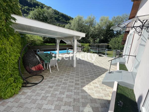 Maison 7 pièces - 200 m²