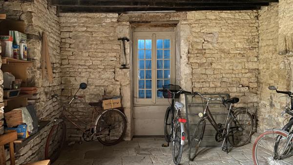 Maison 3 chambres - Jardin - Granges et Ateliers- SARRY (89)