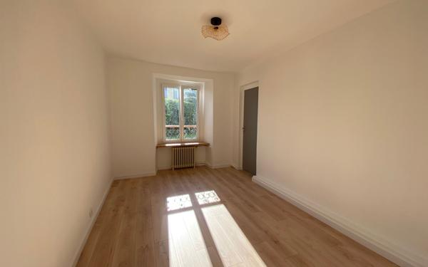 Appartement à vendre    3 pièces • 70,58 m2 Pau