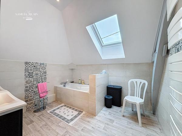 Plain pied, au calme, commercers à 2 mn.