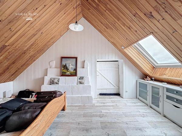 Plain pied, au calme, commercers à 2 mn.