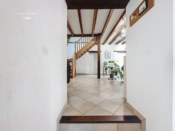 Plain pied, au calme, commercers à 2 mn.