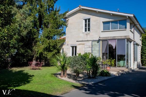 Maison à vendre |  Bègles |  8 pièces | 217 m²