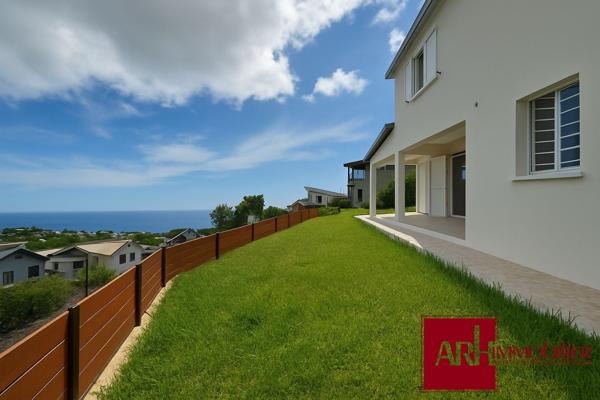 villa recente F4 à étage , vue mer panoramique dans lotissement - terrain borné 451 m2