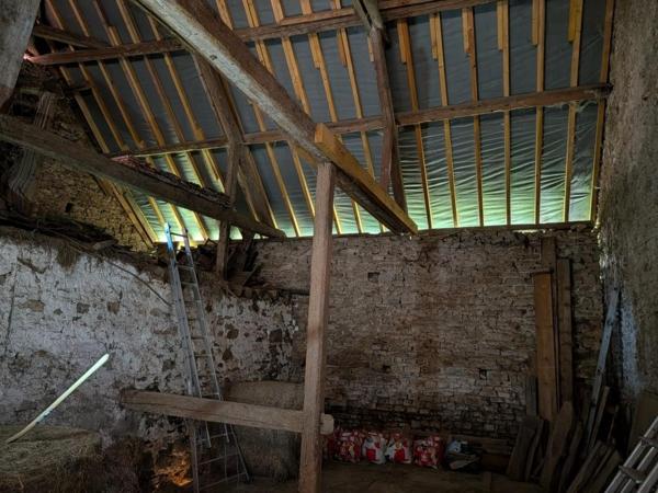 Maison en pierre à rénover avec terrain  – Hauteur de SALINS LES BAINS (Jura)